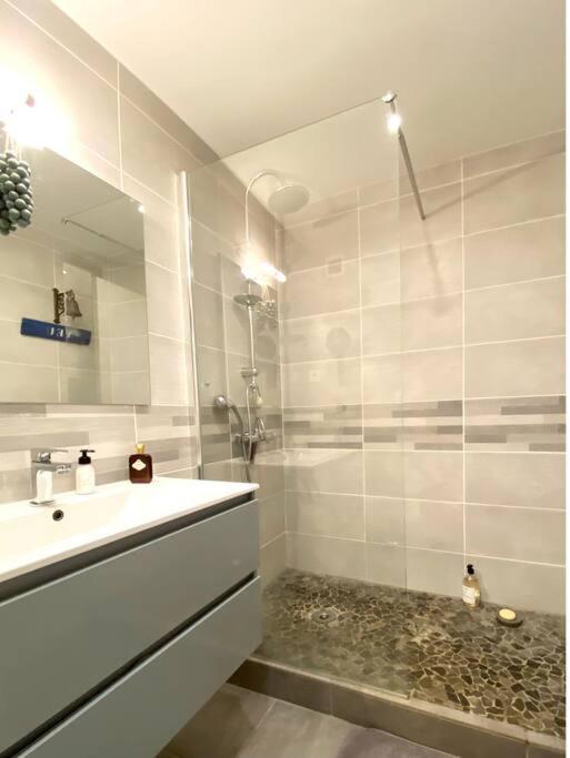 Appartement Chaleureux Entre Zola Et Proce. Nantes Extérieur photo